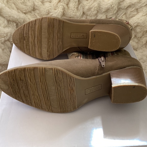 NIB Unlisted tan booties 8 - Picture 5 of 6